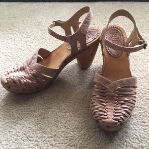 Thick “clog” type heels